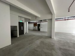 North Canal Road (D1), Retail #456913331